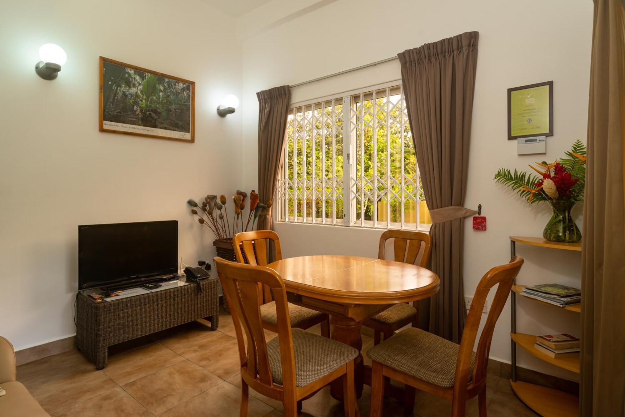 Zeph Self Catering Lägenhet Baie Lazare  Exteriör bild